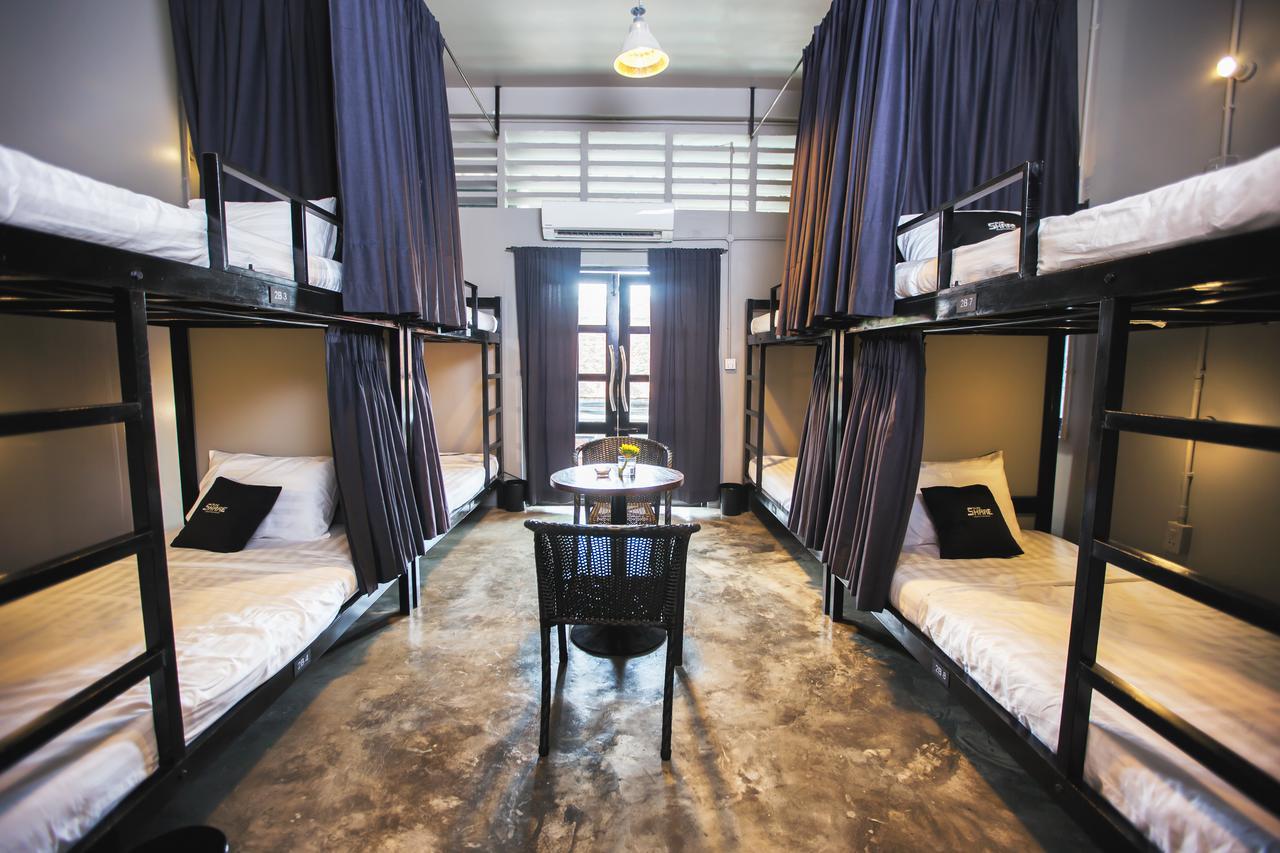 The Share Phnom Penh Hostel Exterior photo